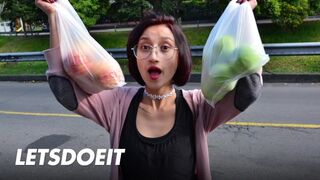 Latin milf Luna Castillo puncifúrásban elveszve remeg