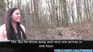 Eveline Dellai utcai ügynökkel baszik