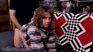 Hippi tini csaj vad dugással remeg a gyönyörtől