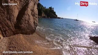 Strand szopás kockázatos élvezettel nedvesen