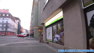 Magyar csaj felszedve utcai szexre mohón