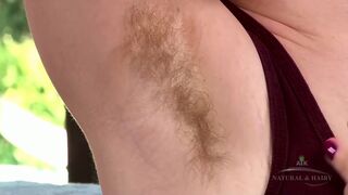 Apricot Pitts szőrös puncija forró éjszakai vadulással