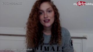 Gömbölyű tini szűk lyukát nyújtja vastagra