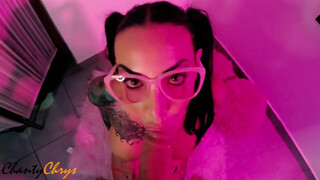 Mohó mélytorok szopás reszkető ajkakkal