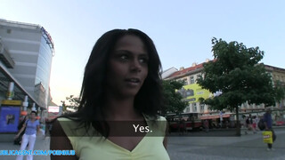 Tüzes latina vibrátorral maszturbál gépi fasszal