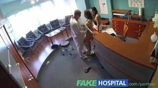 Anna Rose kórházban csábít nyalást kapva