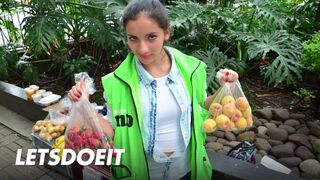 Latin milf arcára fröcsköl forró végjáték