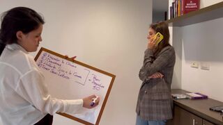 Művészeti tanárnőnk imádja nézni, hogy osztálytársammal visszahozzuk a témát