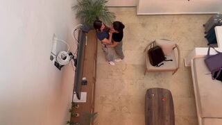 Két dögös leszbikus csaj váratlanul lekapcsolva