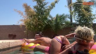 Lehúzta a bikinit rólam - a medencében fröcsköltem extázistól