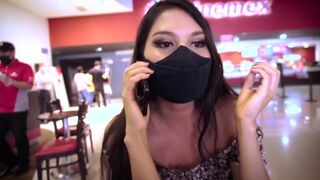 POV - Amikor elkíséred a barátnődet a moziba, de a pasija kihagyja, és a sötétben felpörögnek a dolgok