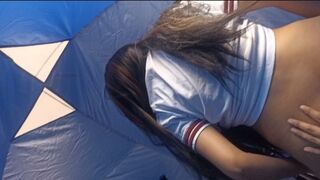 Diákok forró dugása a sátorban az osztálykiránduláson!