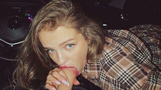 Házas csaj vadul szívja le a taxist kockázatosan